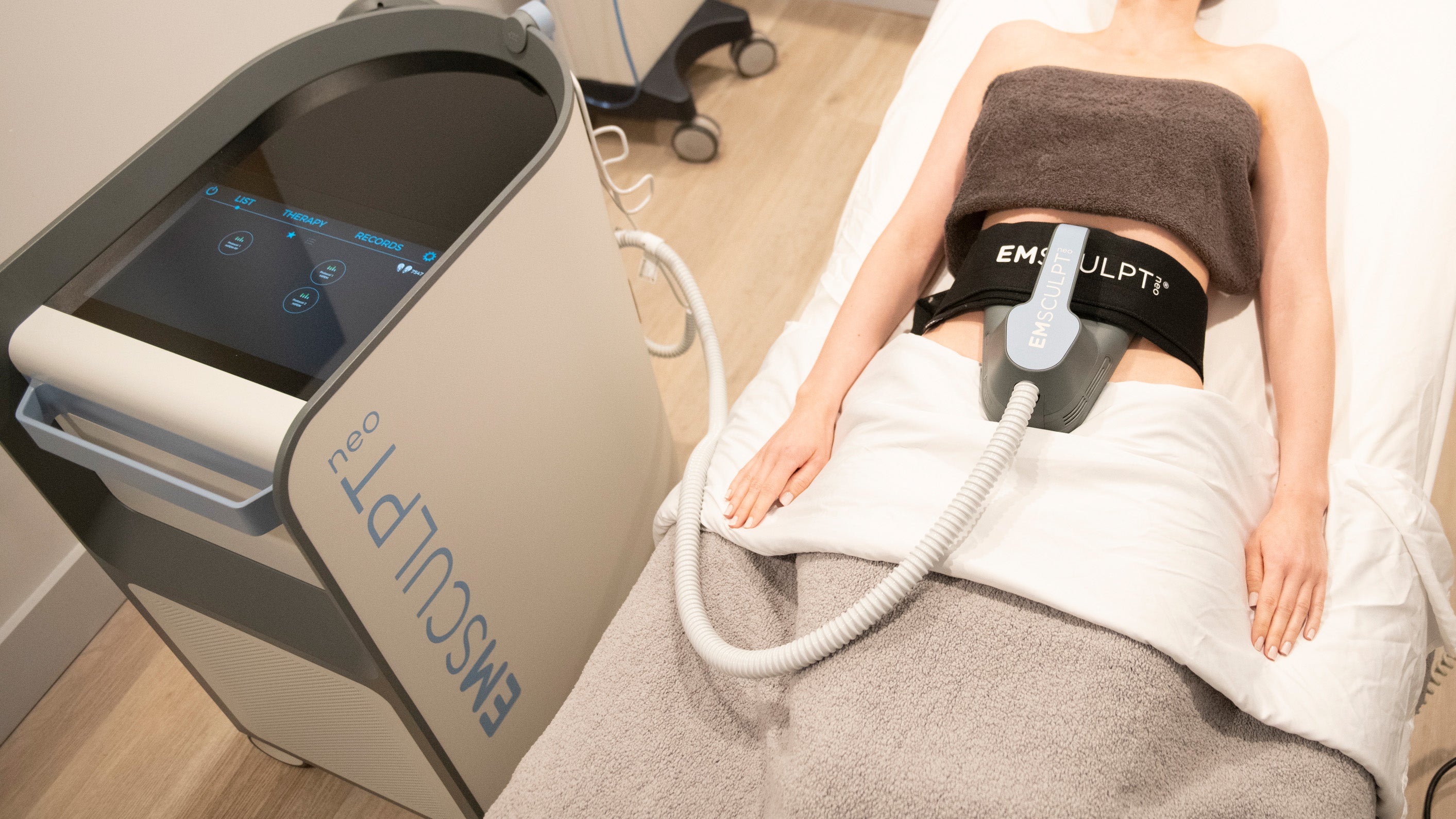 20,000 Crunches in 30 Minutes with EMSCULPT!